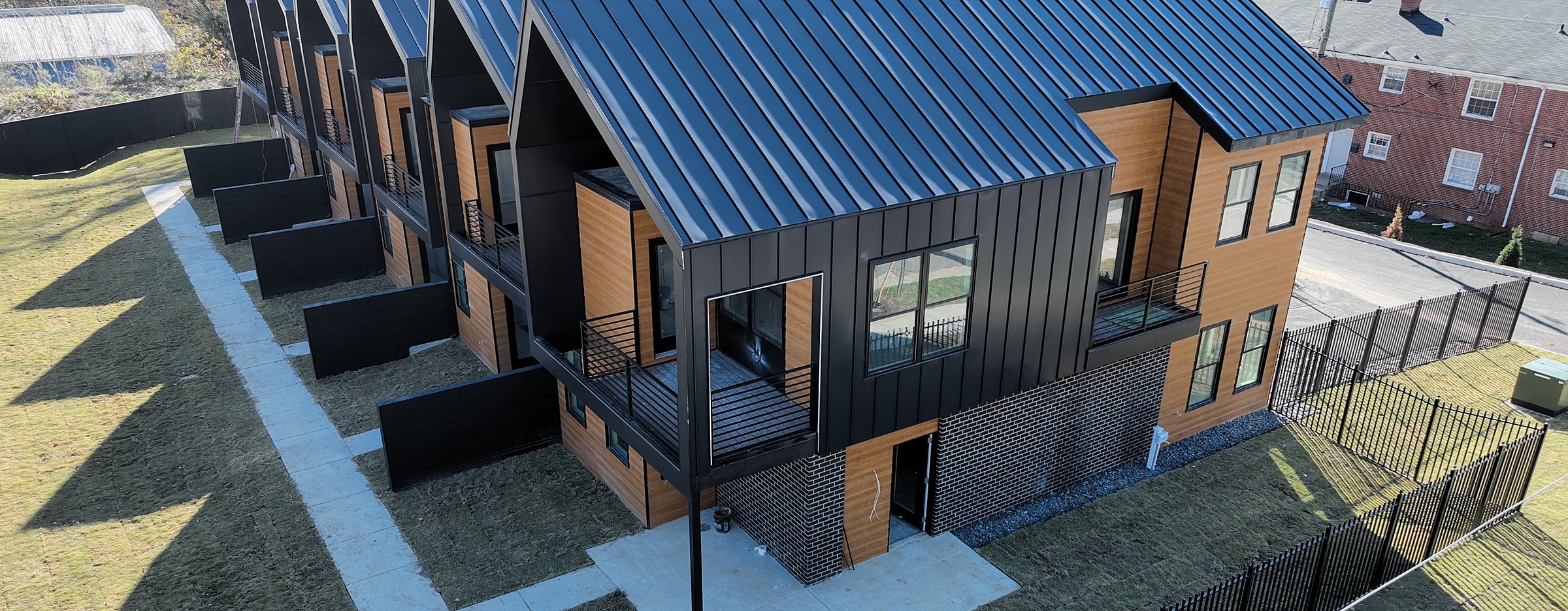 Chestnut Flats construction, the first completed row